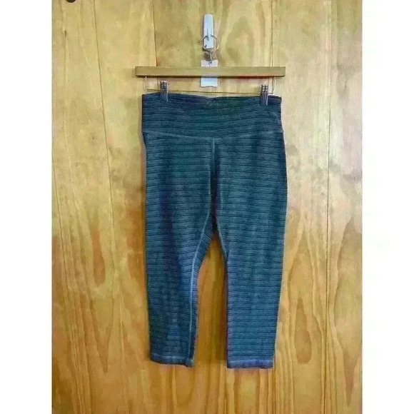Size 6 Lululemon Gray Print Women's Leggings - Picture 1 of 2